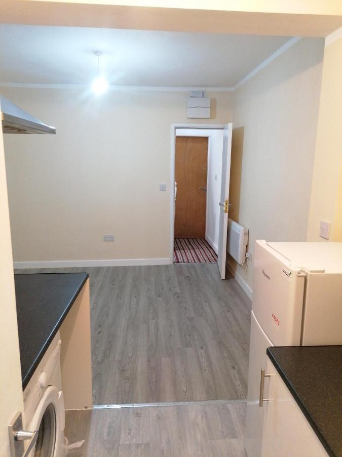 Self-Contained Studio Flat Bathrooms Kitchens Upgrade Locations To City Centre 15 Minutes Walking Distance Nottingham Universities Queen Hospitals City Hospitals Esterno foto
