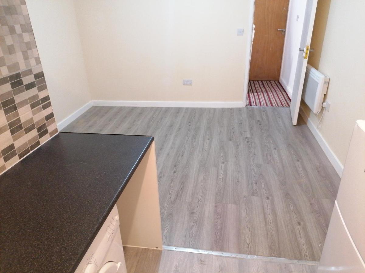Self-Contained Studio Flat Bathrooms Kitchens Upgrade Locations To City Centre 15 Minutes Walking Distance Nottingham Universities Queen Hospitals City Hospitals Esterno foto