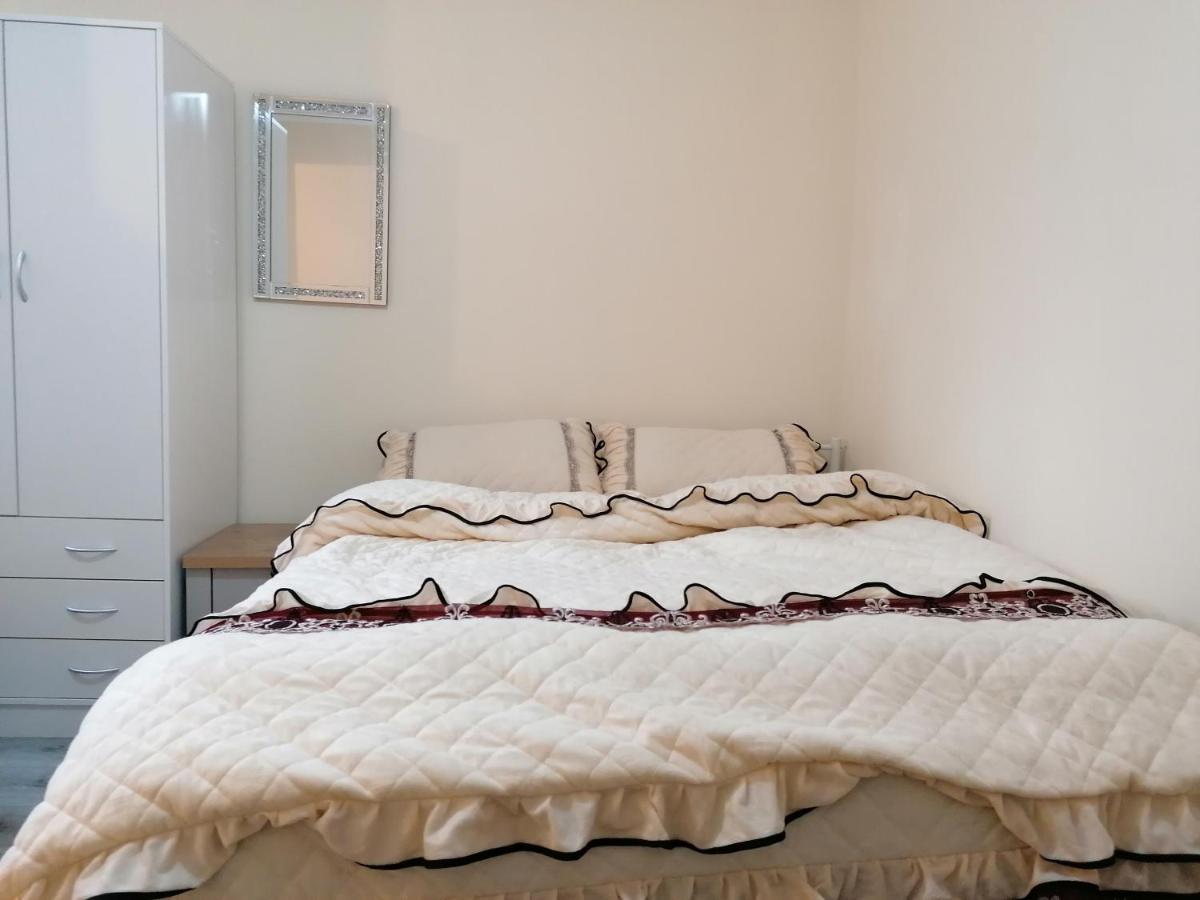 Self-Contained Studio Flat Bathrooms Kitchens Upgrade Locations To City Centre 15 Minutes Walking Distance Nottingham Universities Queen Hospitals City Hospitals Esterno foto
