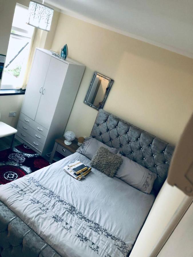 Self-Contained Studio Flat Bathrooms Kitchens Upgrade Locations To City Centre 15 Minutes Walking Distance Nottingham Universities Queen Hospitals City Hospitals Esterno foto